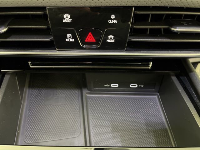 Used 2024 Volkswagen Atlas Peak Edition SEL image 27