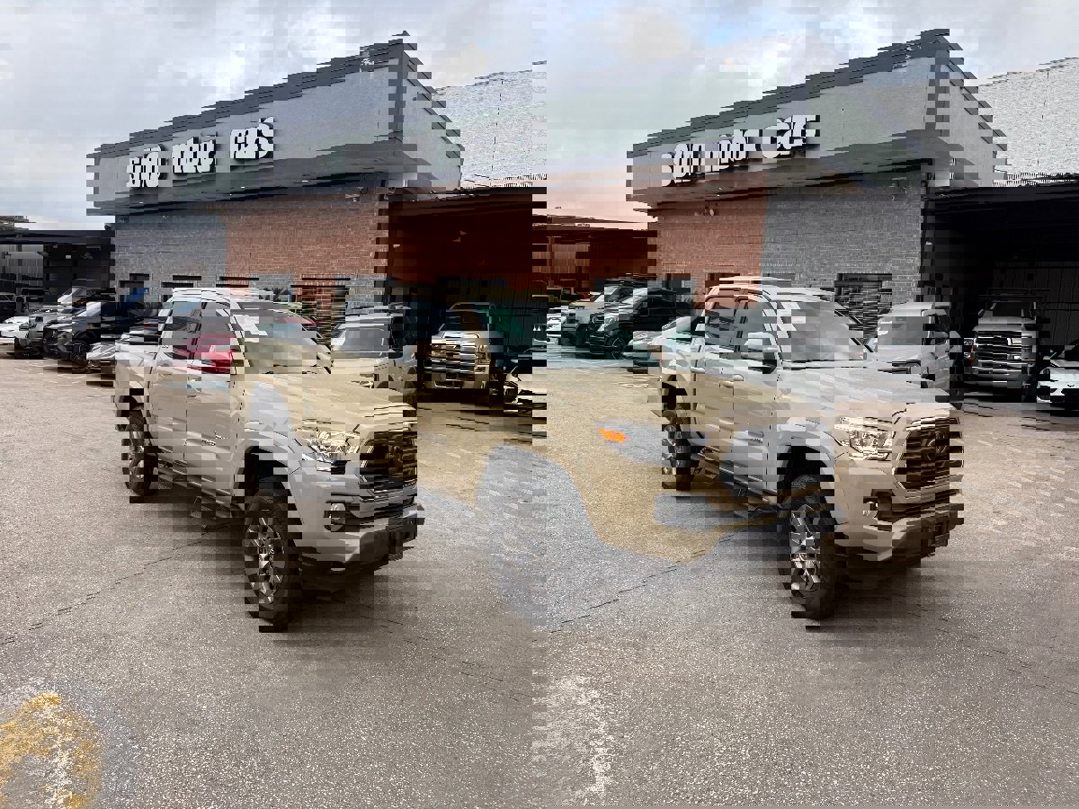 Used 2019 Toyota Tacoma SR5 RWD image 3