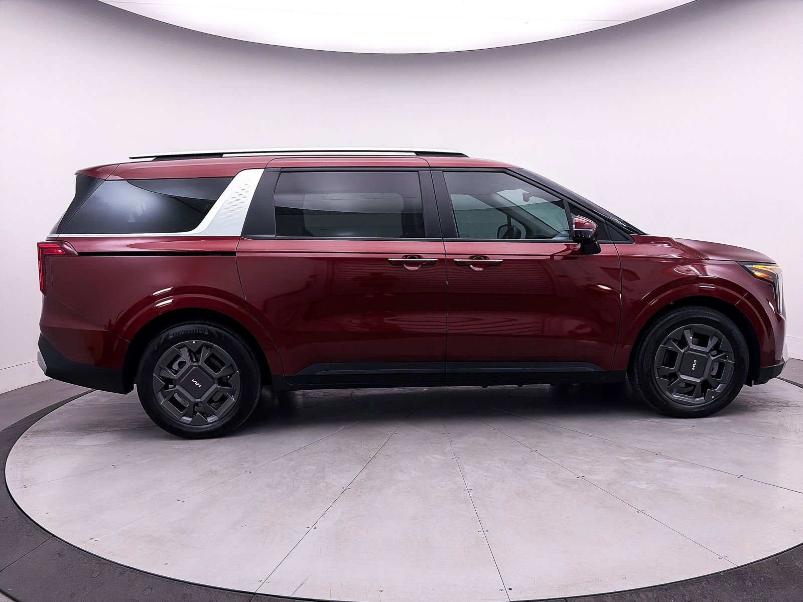 Certified 2025 Kia Carnival EX image 42