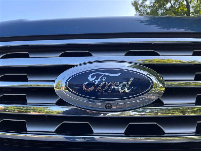 Used 2018 Ford Expedition Limited w/ Equipment Group 302A AWD/4WD image 96