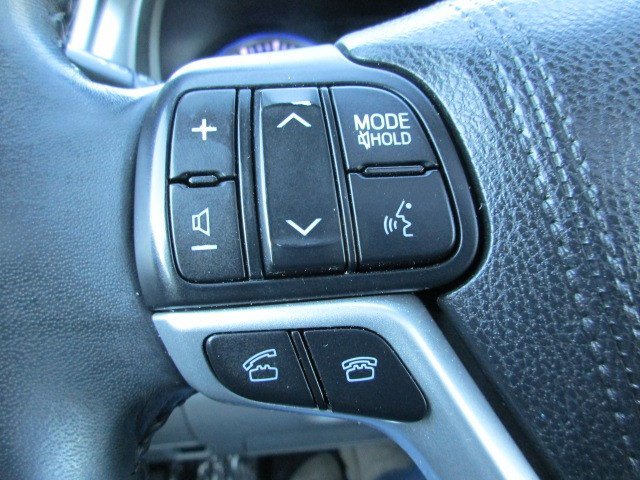 Used 2015 Toyota Highlander XLE image 19