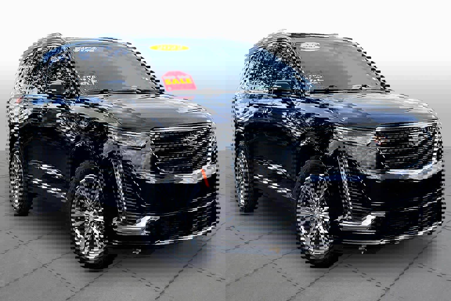 Used 2022 Cadillac XT6 Premium Luxury w/ Technology Package image 3