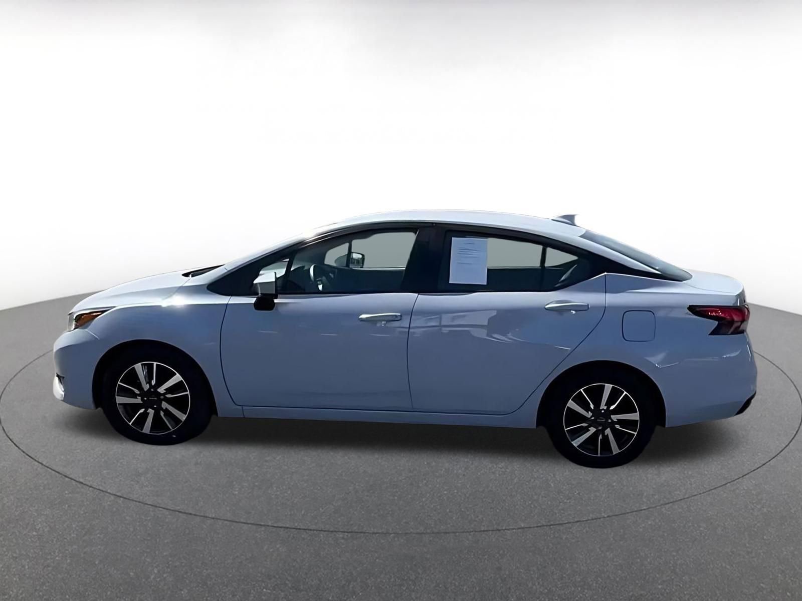 Used 2025 Nissan Versa SV FWD image 10