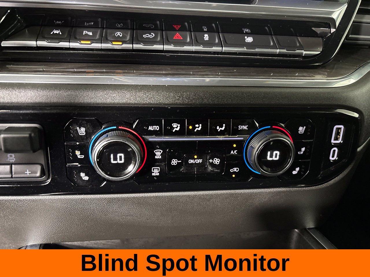 Used 2023 Chevrolet Silverado 1500 LTZ w/ LTZ Premium Package AWD/4WD image 19