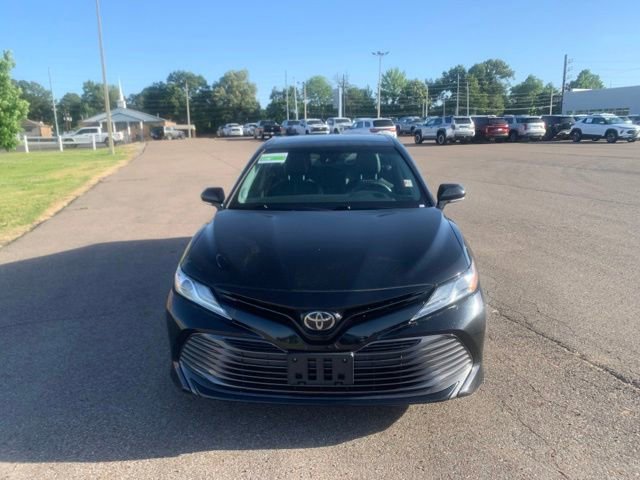 Used 2019 Toyota Camry XLE w/ Navigation Package FWD image 2