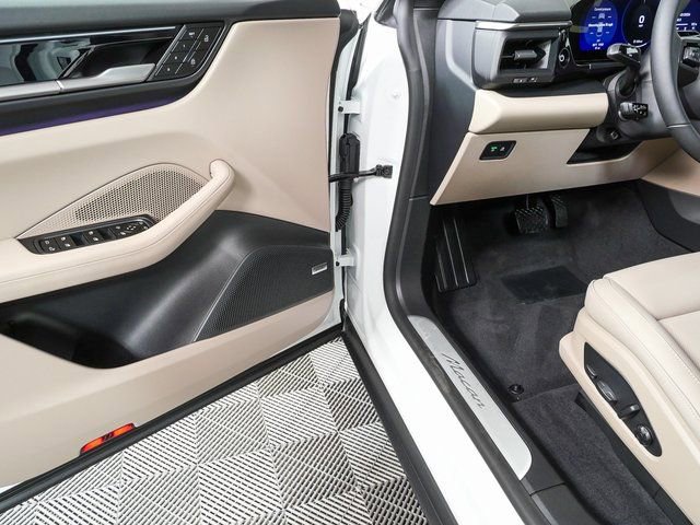 New 2026 Porsche Macan Electric image 8