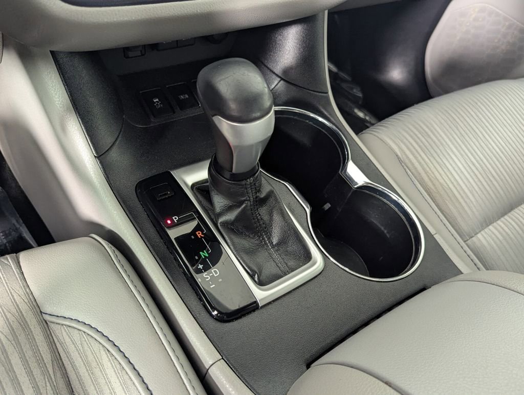 Used 2019 Toyota Highlander Plus FWD image 20