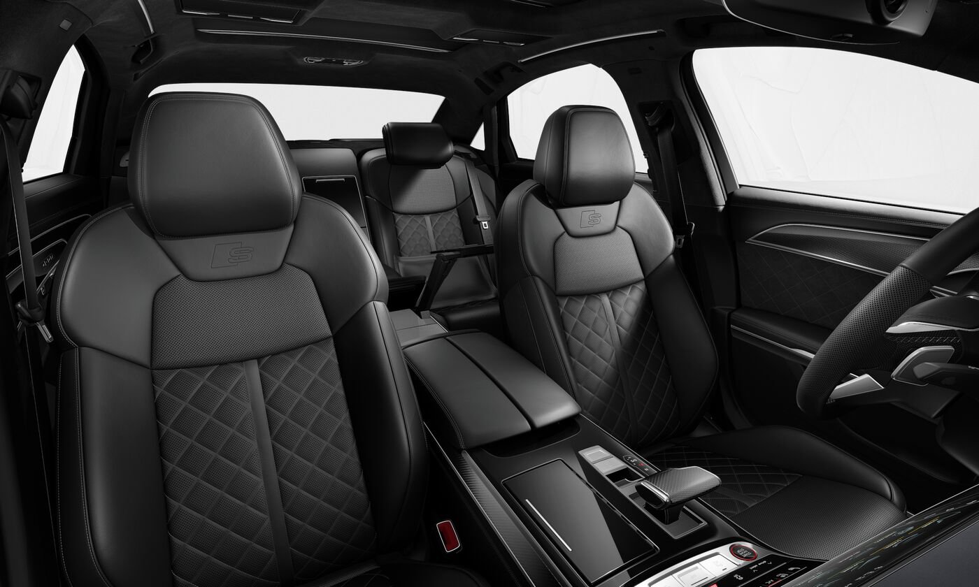 Certified 2024 Audi S8 AWD/4WD image 5