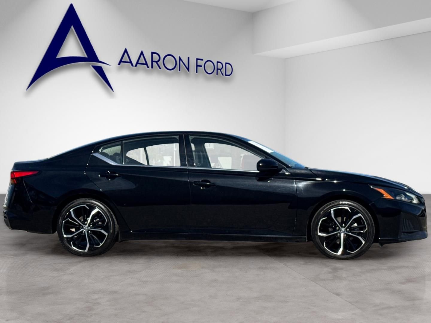 Used 2023 Nissan Altima 2.5 SR FWD image 7