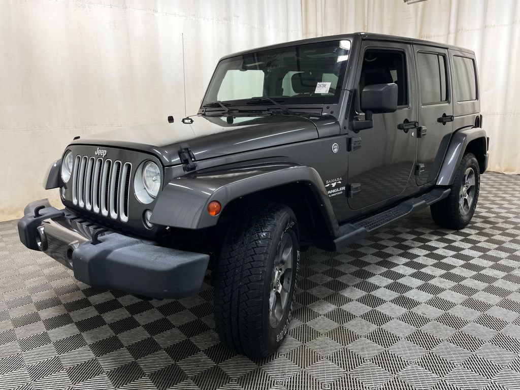 Used 2016 Jeep Wrangler Unlimited Sahara AWD/4WD image 10