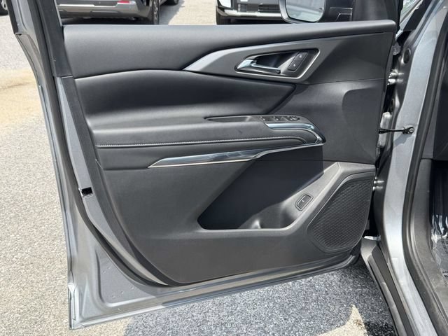 Certified 2025 Chevrolet Traverse LT w/ Driver Confidence Package FWD image 19