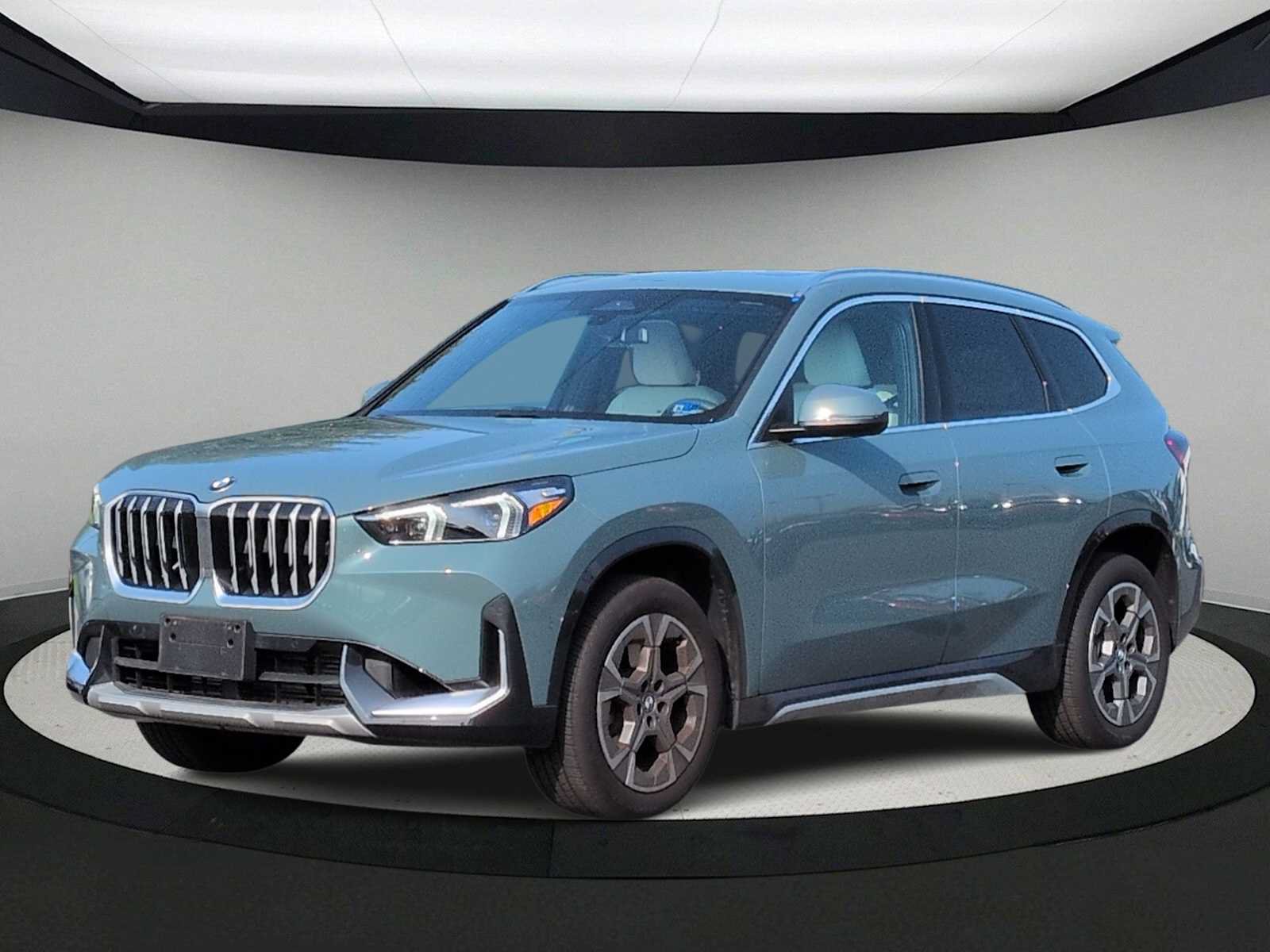 Used 2026 BMW X1 xDrive28i w/ Convenience Package AWD/4WD image 4