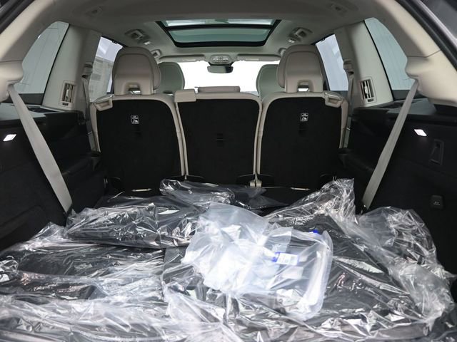 New 2026 Volvo XC90 B6 Ultra w/ Protection Package image 31