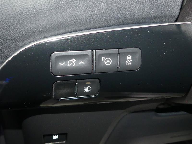 Used 2022 Toyota Prius FWD image 28