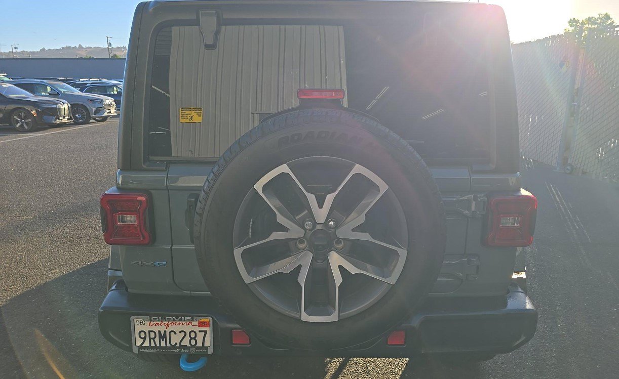 Used 2024 Jeep Wrangler Unlimited w/ Convenience Group AWD/4WD image 5