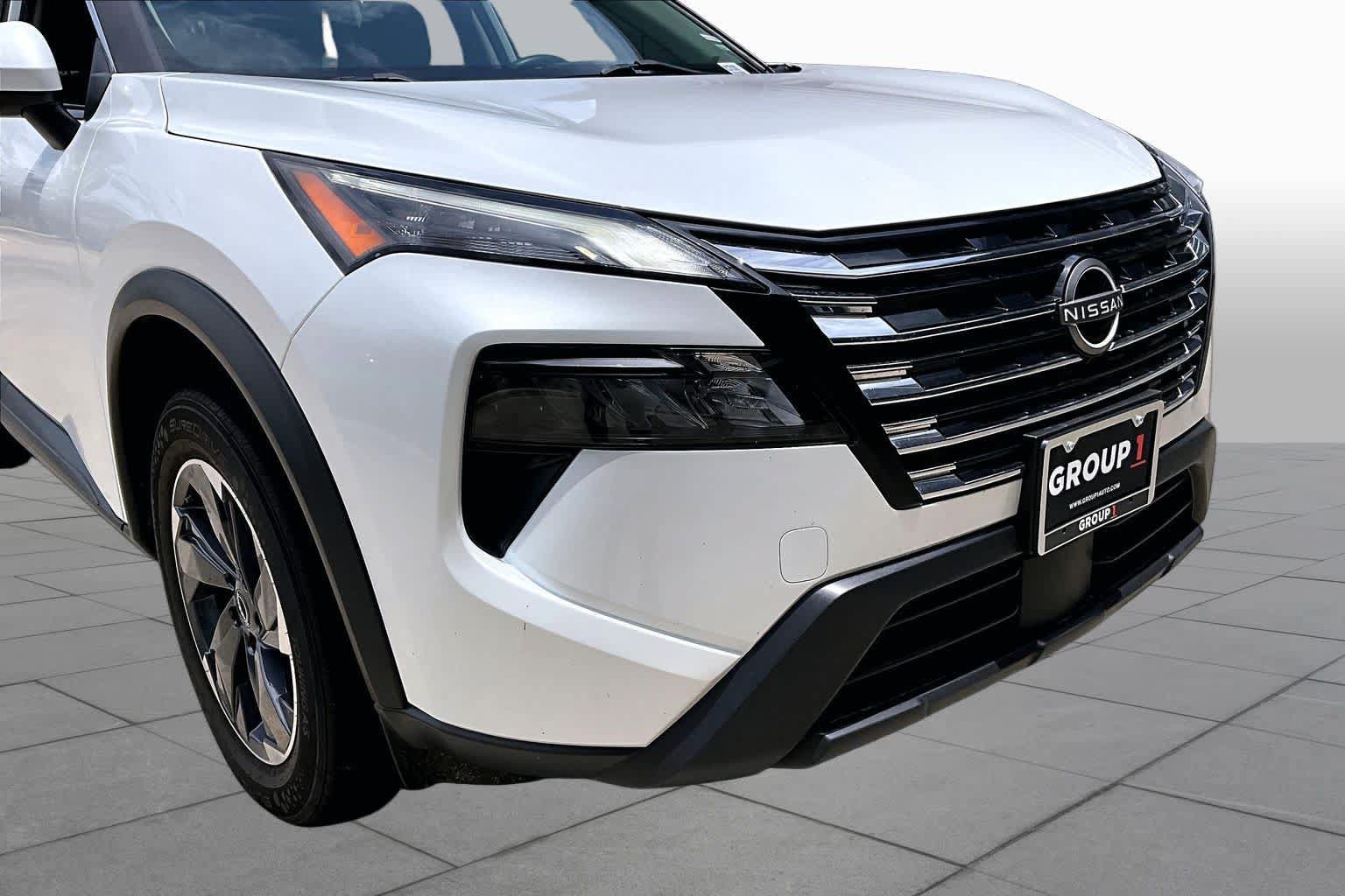 Certified 2024 Nissan Rogue SV FWD image 29