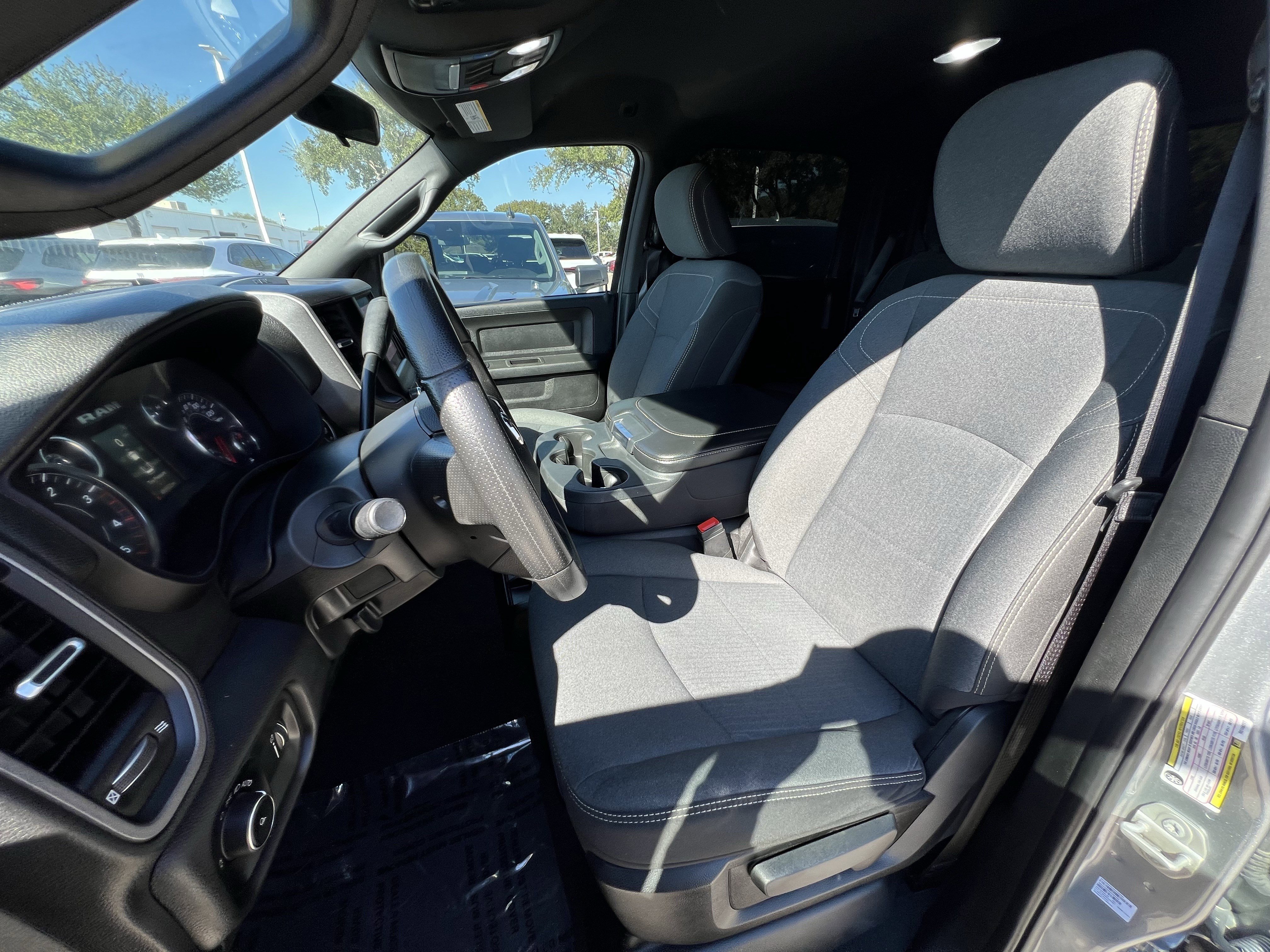 Used 2024 RAM 3500 Tradesman w/ Chrome Appearance Group image 24