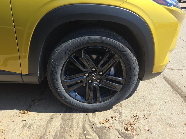 Used 2024 Chevrolet Trax ACTIV w/ Driver Confidence Package FWD image 2
