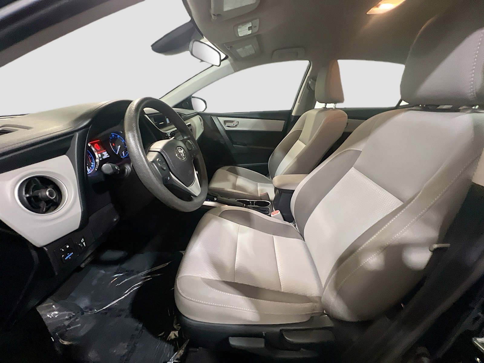 Used 2019 Toyota Corolla LE w/ Carpet Mat Package (TMS) FWD image 14