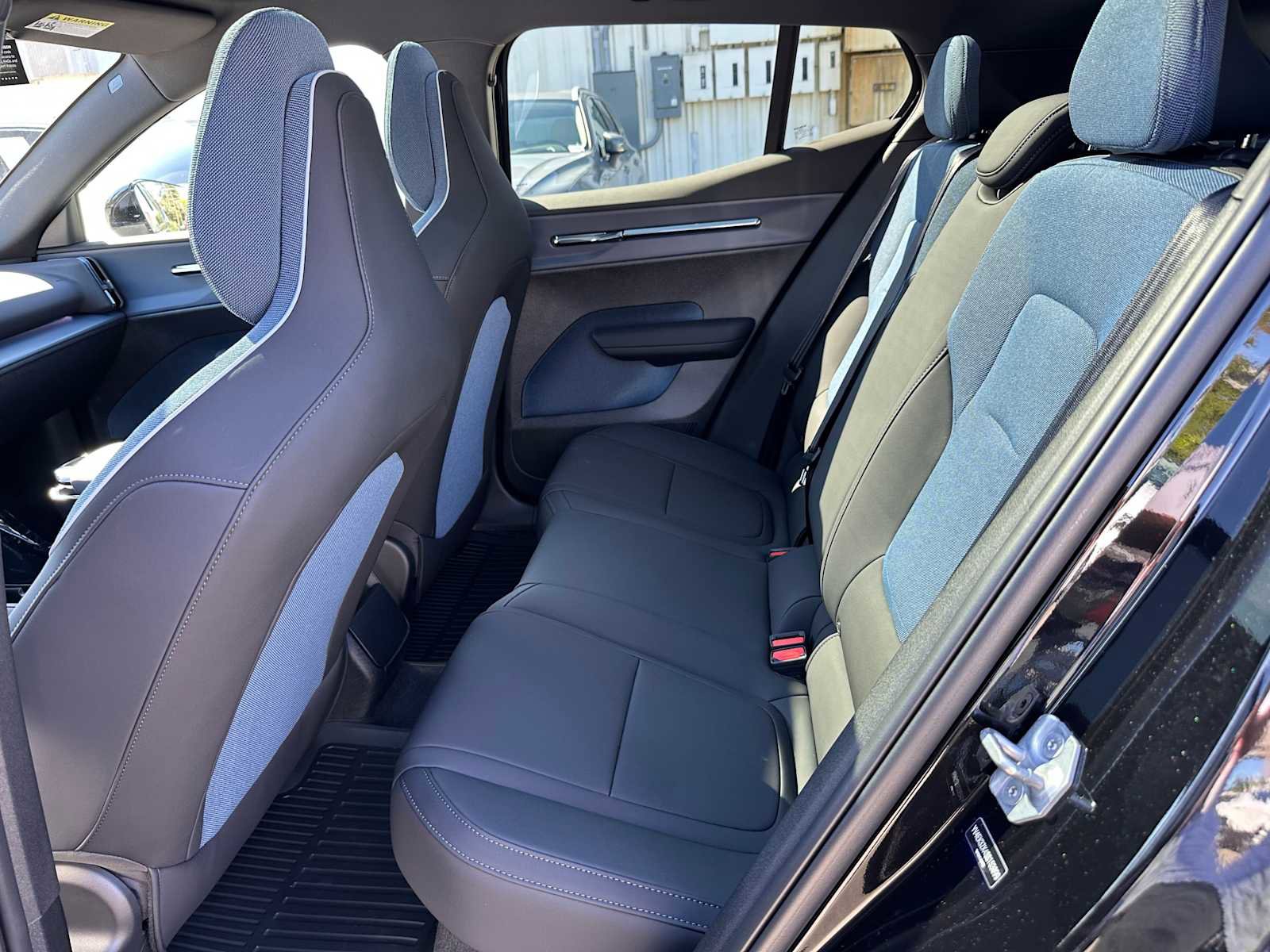 New 2025 Volvo EX30 Plus w/ Protection Package Premier image 15