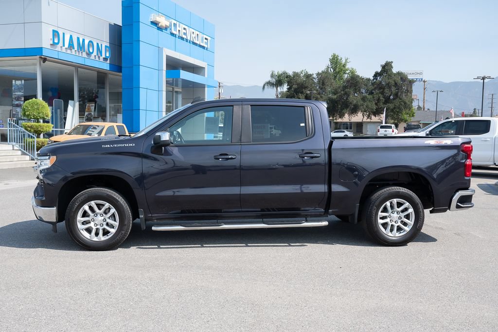 Used 2024 Chevrolet Silverado 1500 LT AWD/4WD image 7