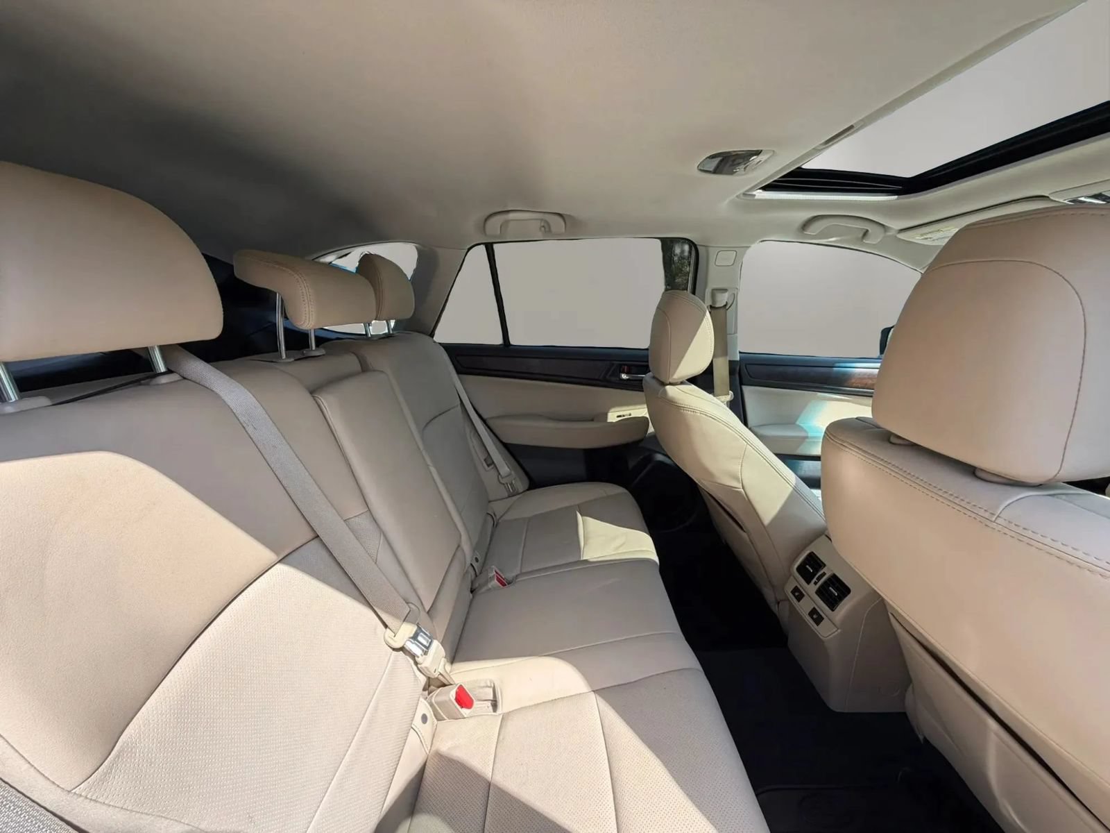 Used 2017 Subaru Outback 3.6R Limited AWD/4WD image 29