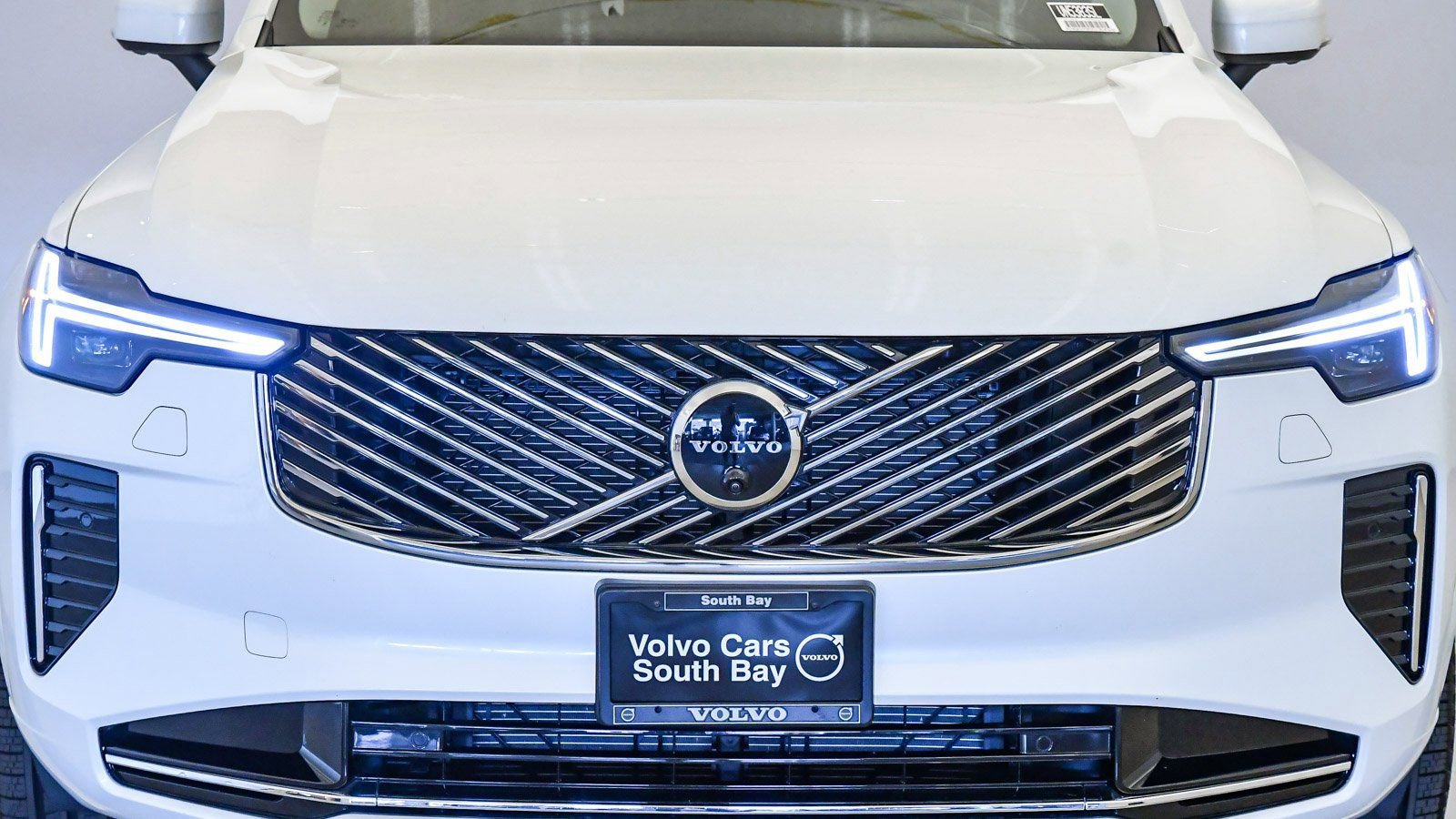 Certified 2025 Volvo XC90 B6 Plus w/ Protection Package Premier image 7