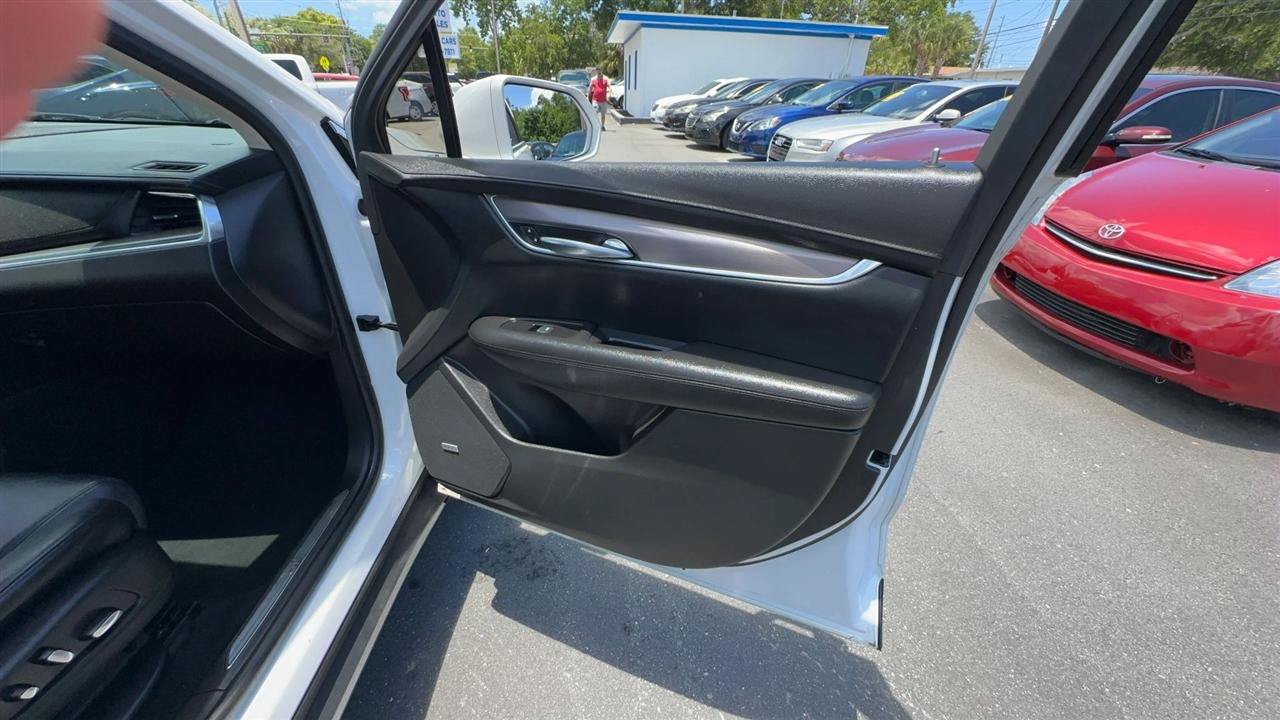 Used 2017 Cadillac XT5 Luxury FWD image 22