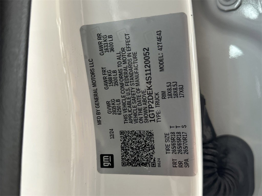 Used 2025 GMC Canyon AT4 image 39