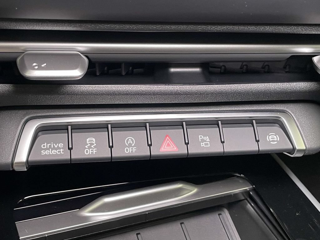 New 2026 Audi Q3 quattro 2.0T AWD/4WD image 33