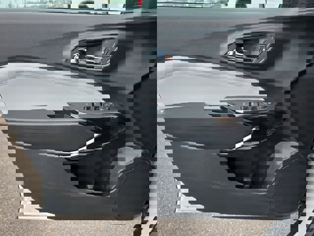 New 2026 Chevrolet Trax LT w/ Driver Confidence Package image 19