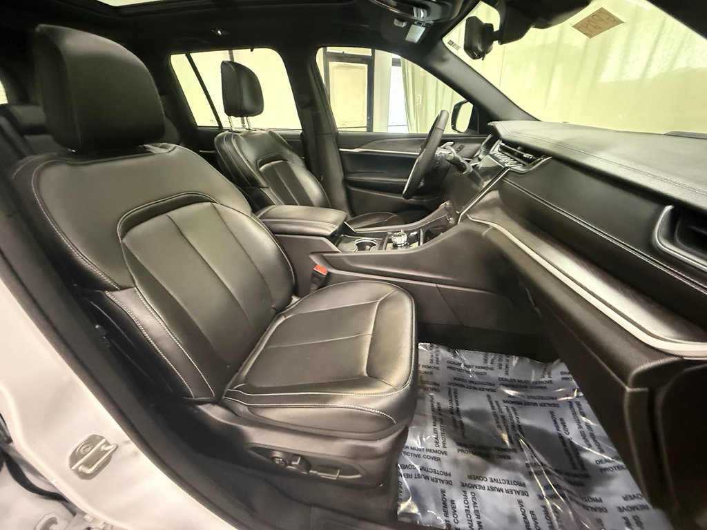 Used 2024 Jeep Grand Cherokee Limited 4xe image 23