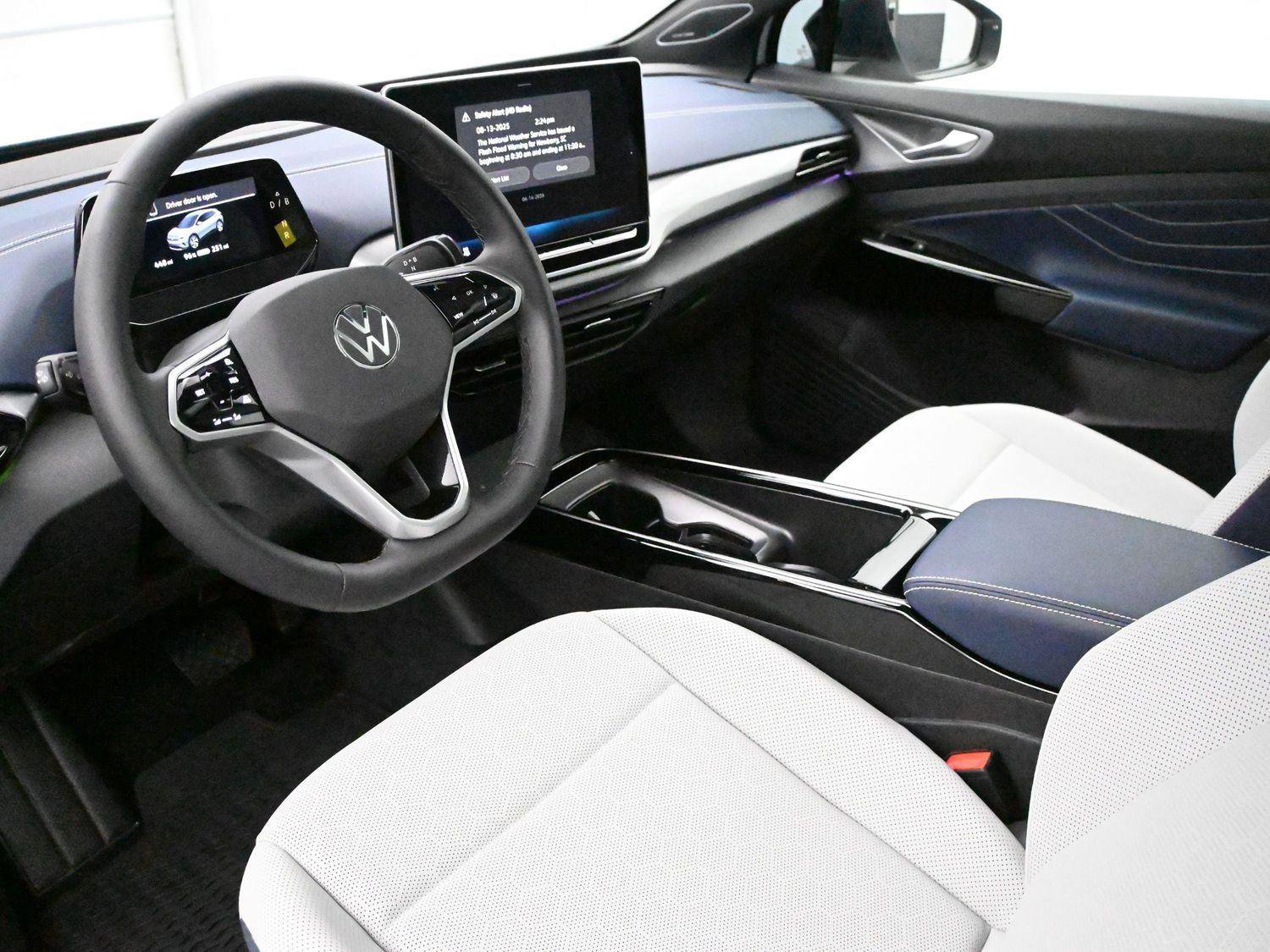 Used 2025 Volkswagen ID.4 Pro S Plus image 2