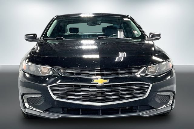 Used 2016 Chevrolet Malibu LT w/ Leather Package FWD image 2