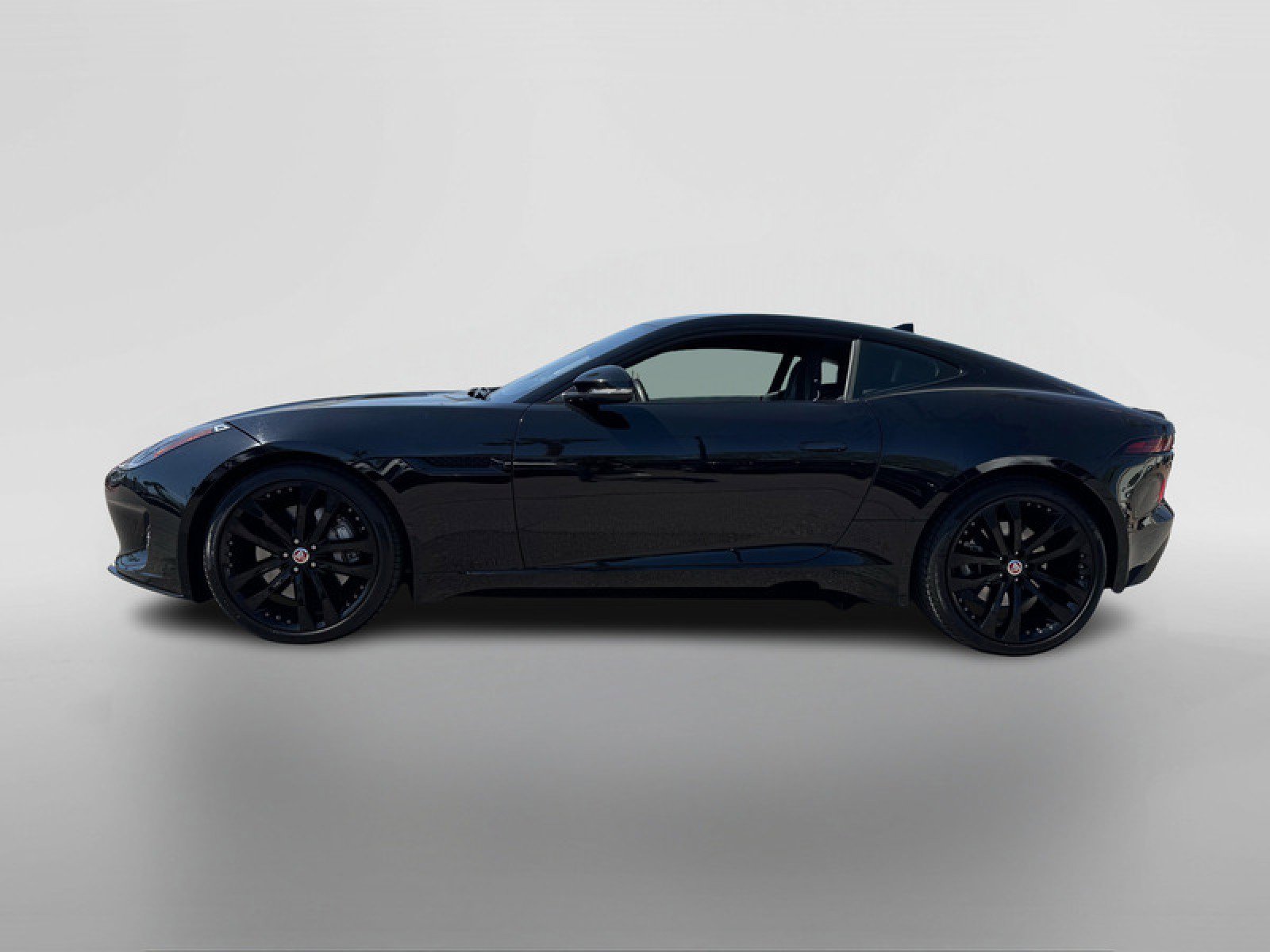 Used 2020 Jaguar F-TYPE Checkered Flag image 2
