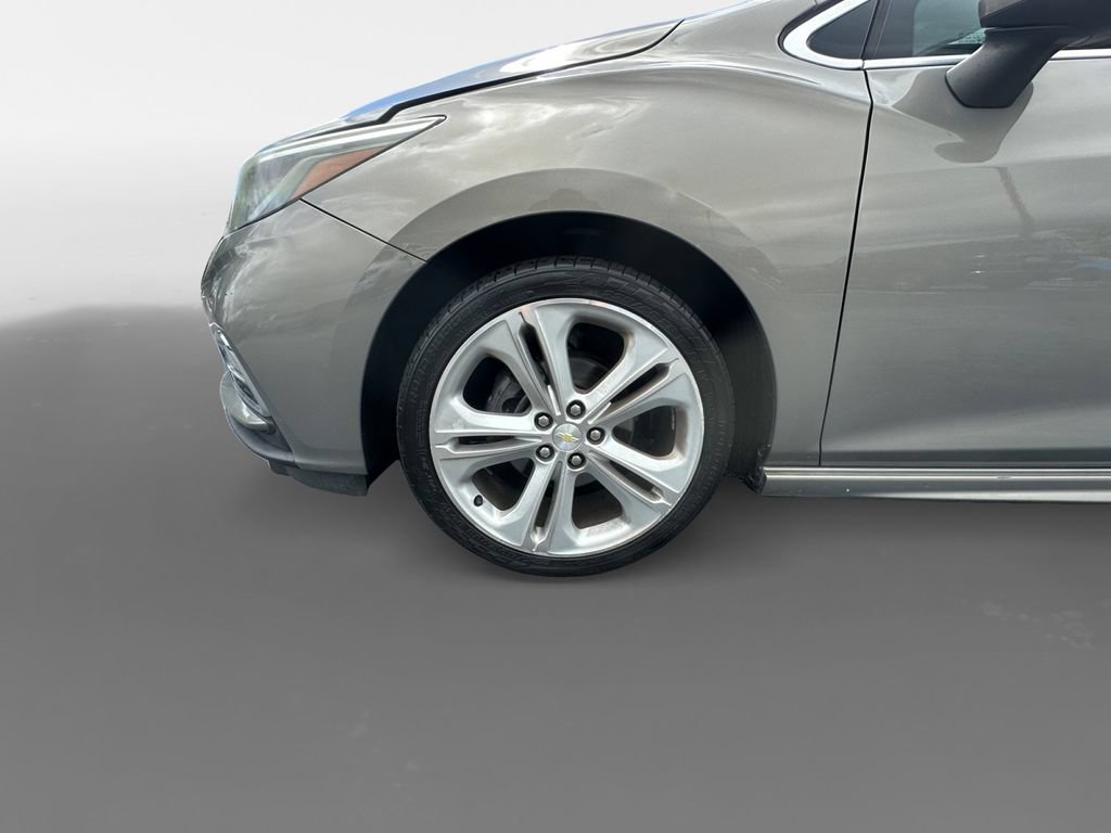 Used 2017 Chevrolet Cruze Premier FWD image 14