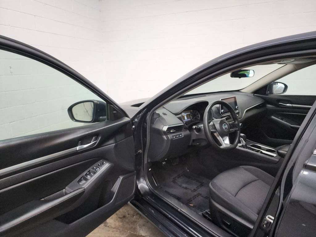 Used 2022 Nissan Altima 2.5 SV FWD image 11