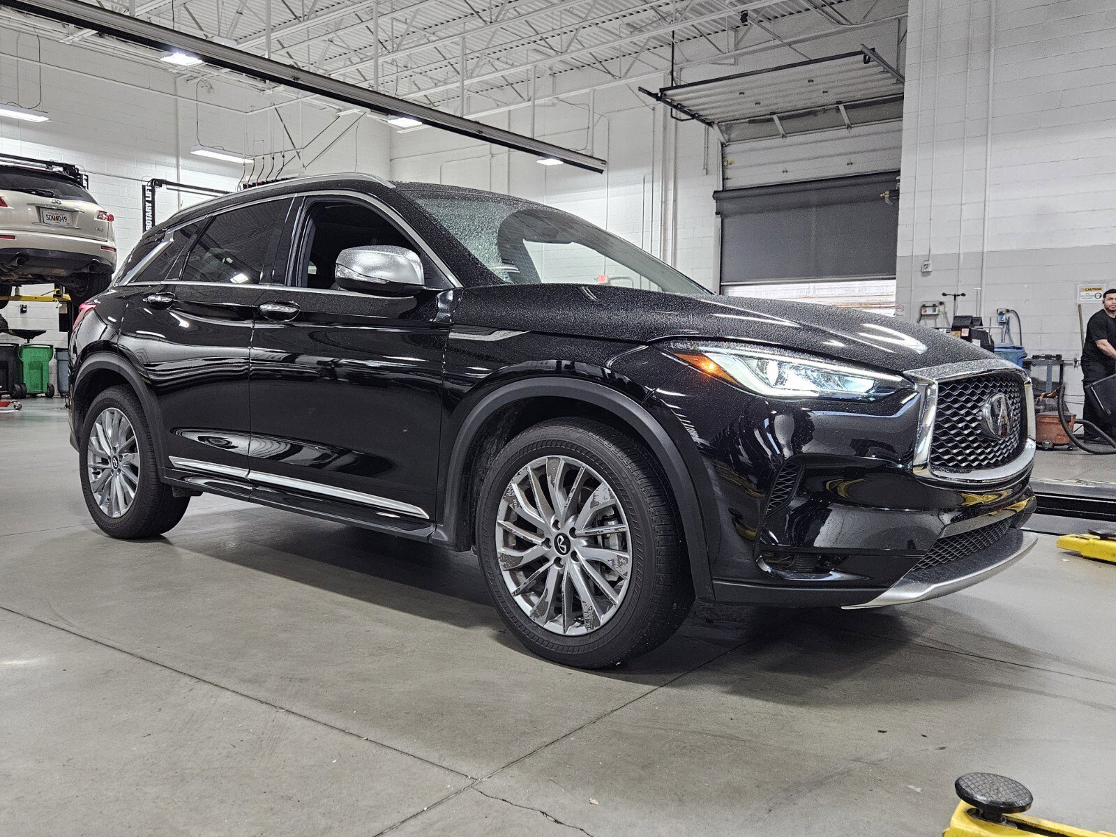 Certified 2025 INFINITI QX50 Luxe w/ Accent Package image 8