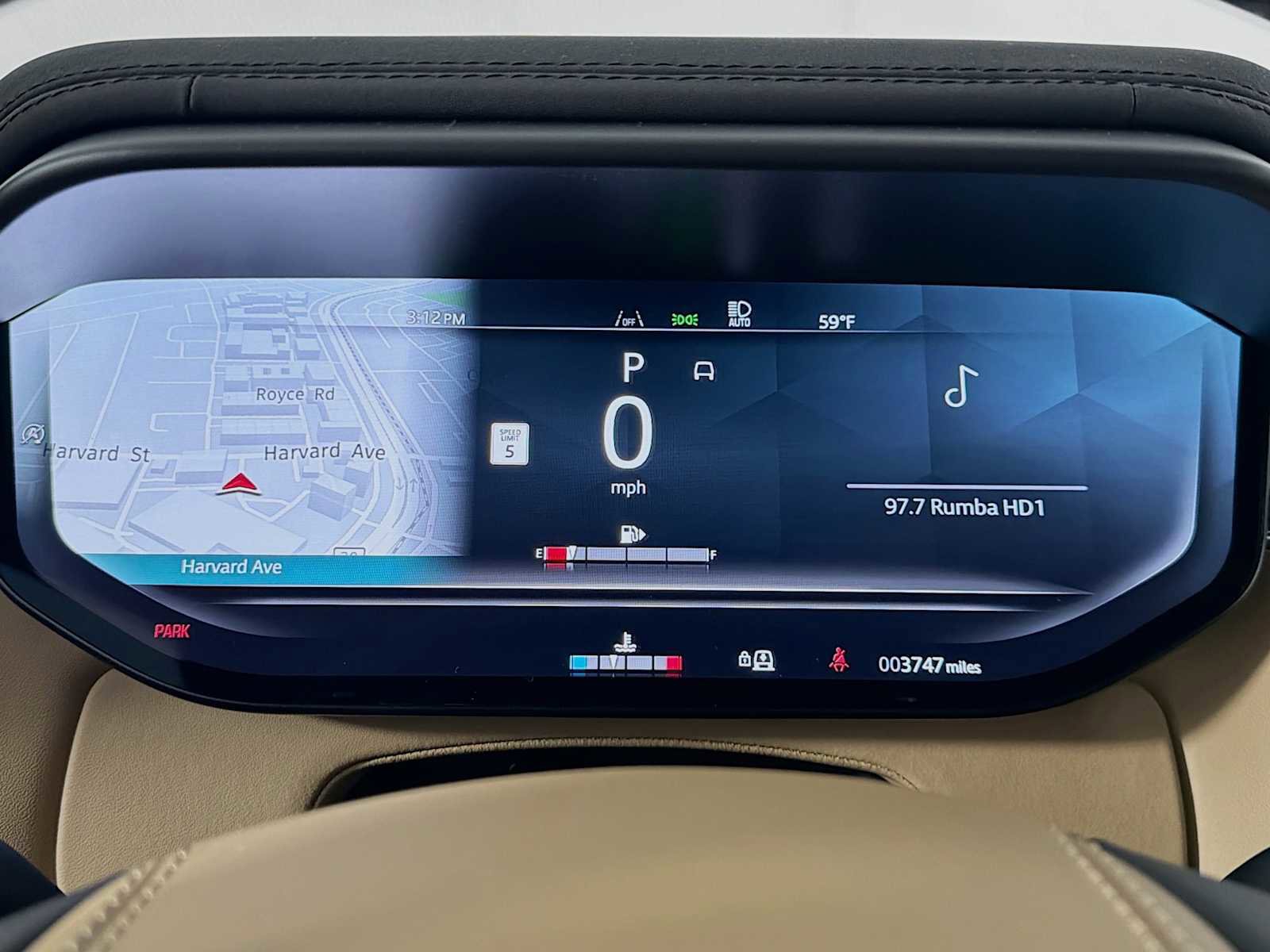 Used 2025 Land Rover Range Rover Sport SE image 12