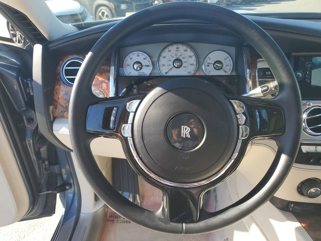 Used 2011 Rolls-Royce Ghost image 32
