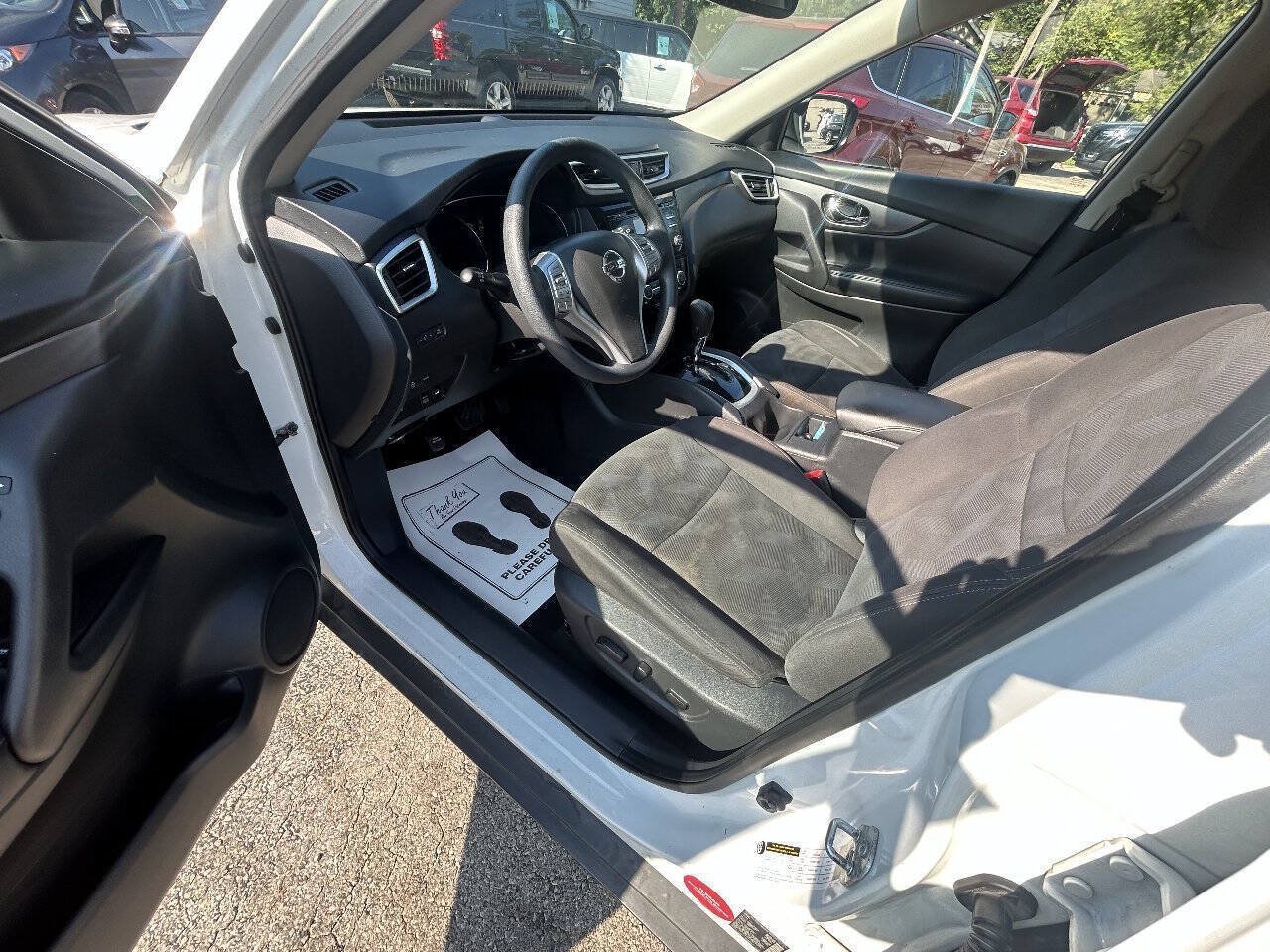 Used 2016 Nissan Rogue SV AWD/4WD image 6