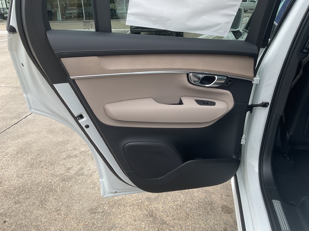 New 2027 Volvo XC90 B5 Core AWD/4WD image 13