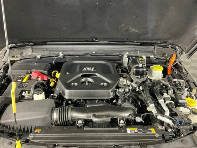 Used 2022 Jeep Wrangler Unlimited Sahara w/ Cold Weather Group AWD/4WD image 34