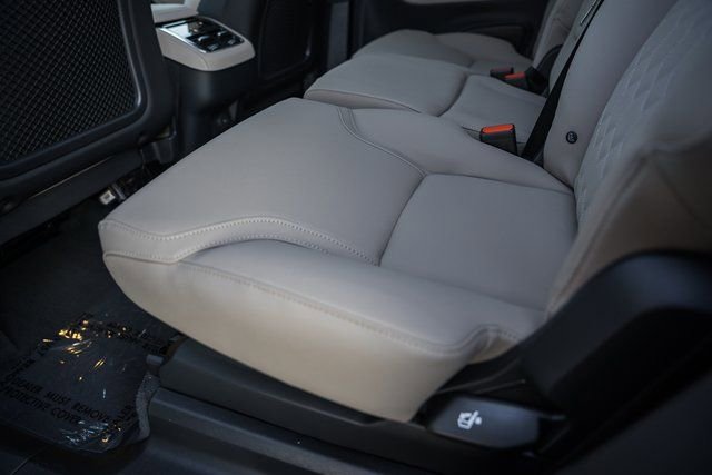 New 2026 Volvo XC90 B6 Plus image 32