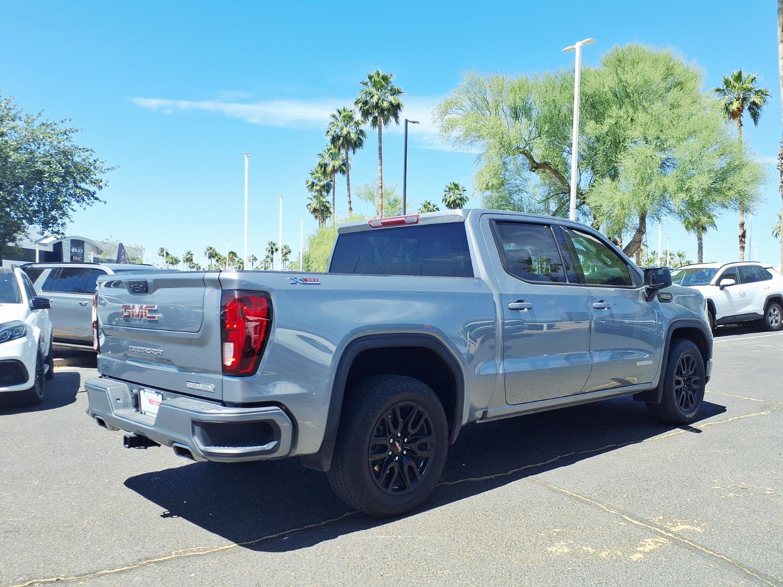 Used 2023 GMC Sierra 1500 Elevation w/ X31 Off-Road Package AWD/4WD image 5