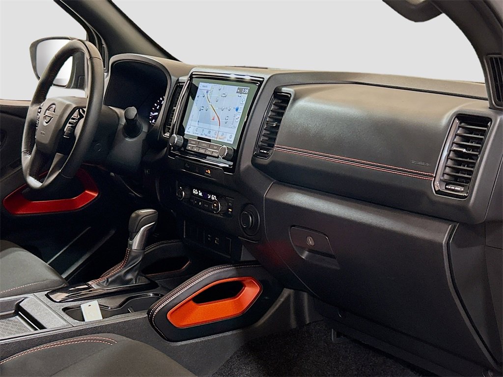 Used 2024 Nissan Frontier Pro-X image 25