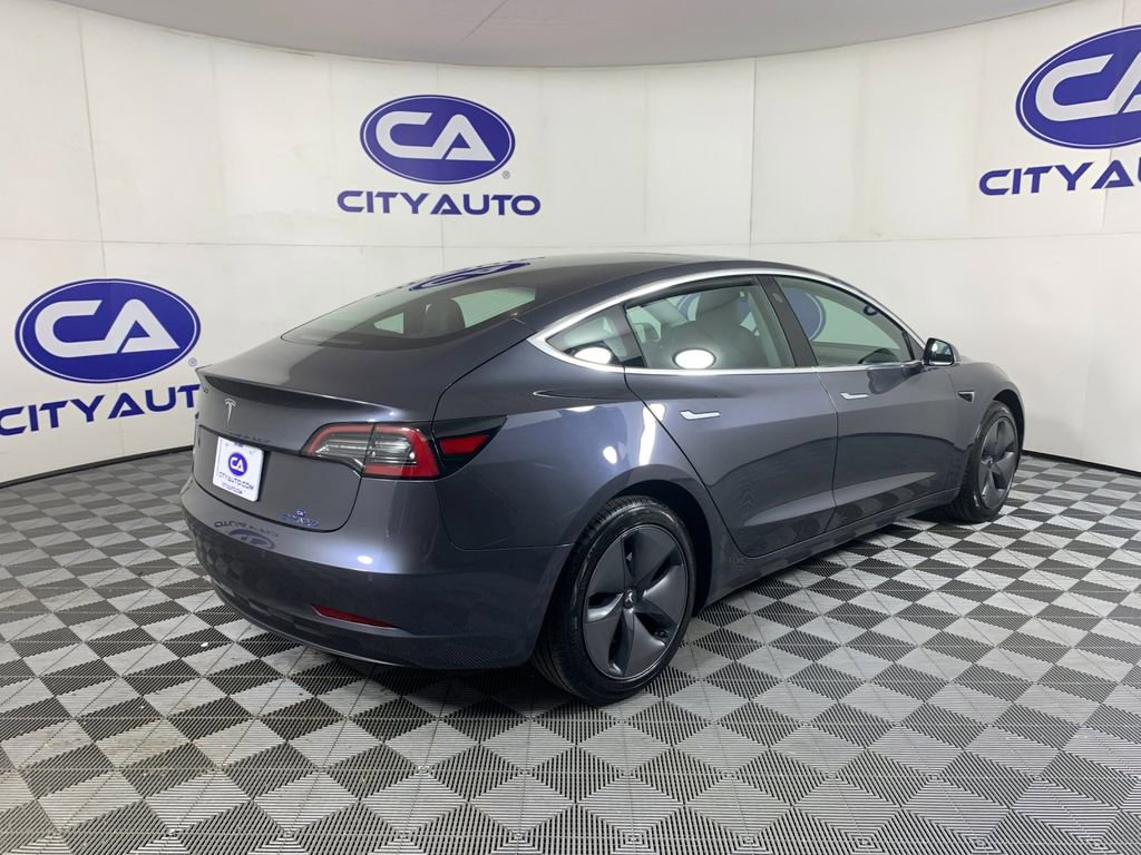 Used 2019 Tesla Model 3 Mid Range image 3