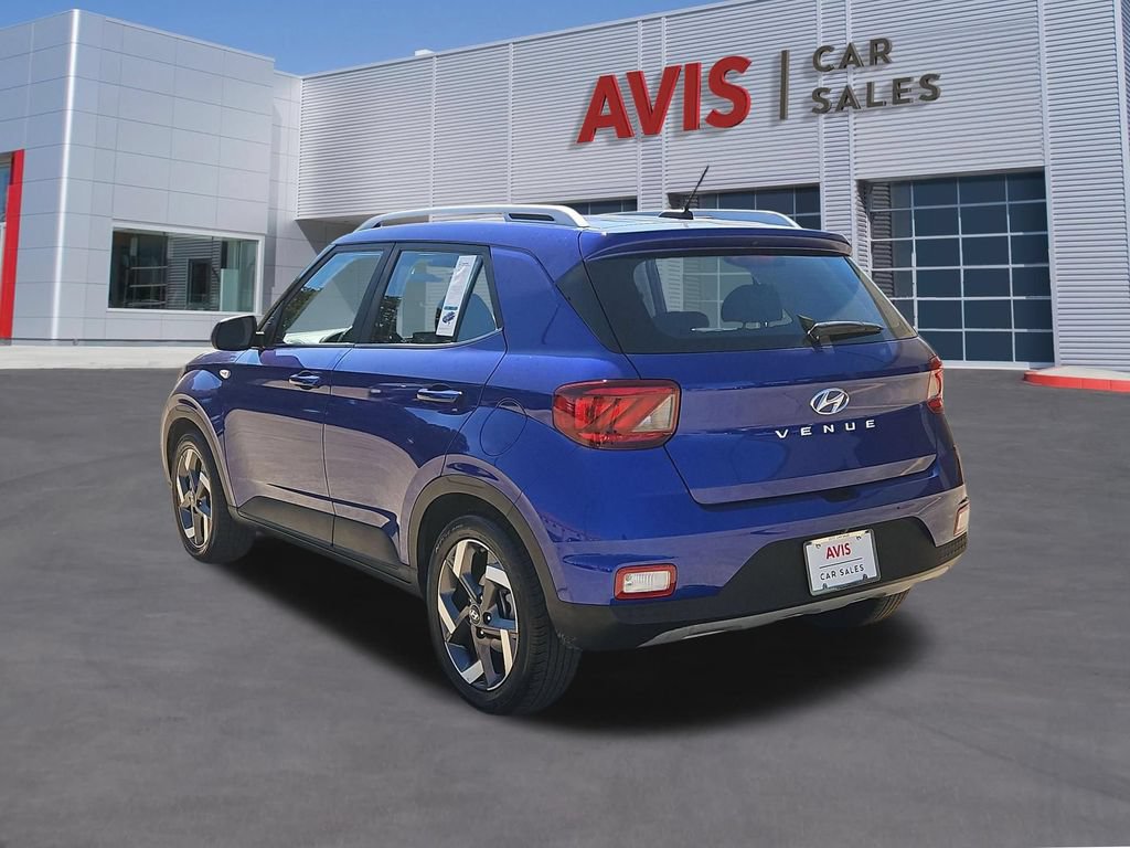 Used 2025 Hyundai Venue SEL FWD image 9