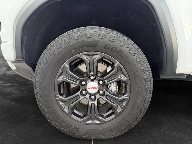 Used 2024 GMC Canyon Elevation w/ Elevation Premium Package AWD/4WD image 9