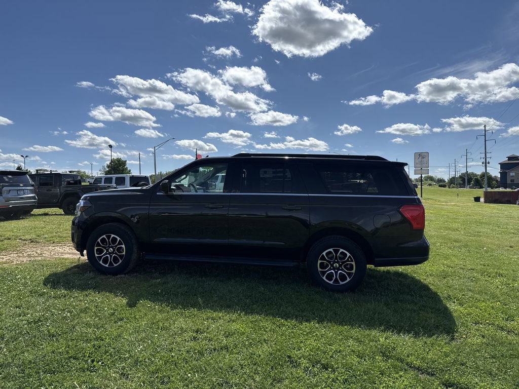 Used 2024 Ford Expedition Max XLT RWD image 11